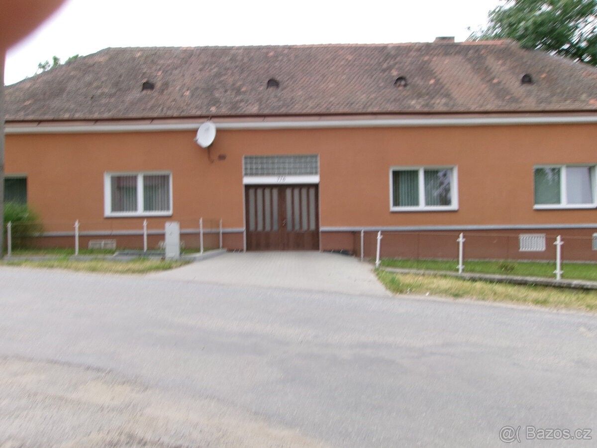 Prodej dům - Jaroměřice nad Rokytnou, 675 51
