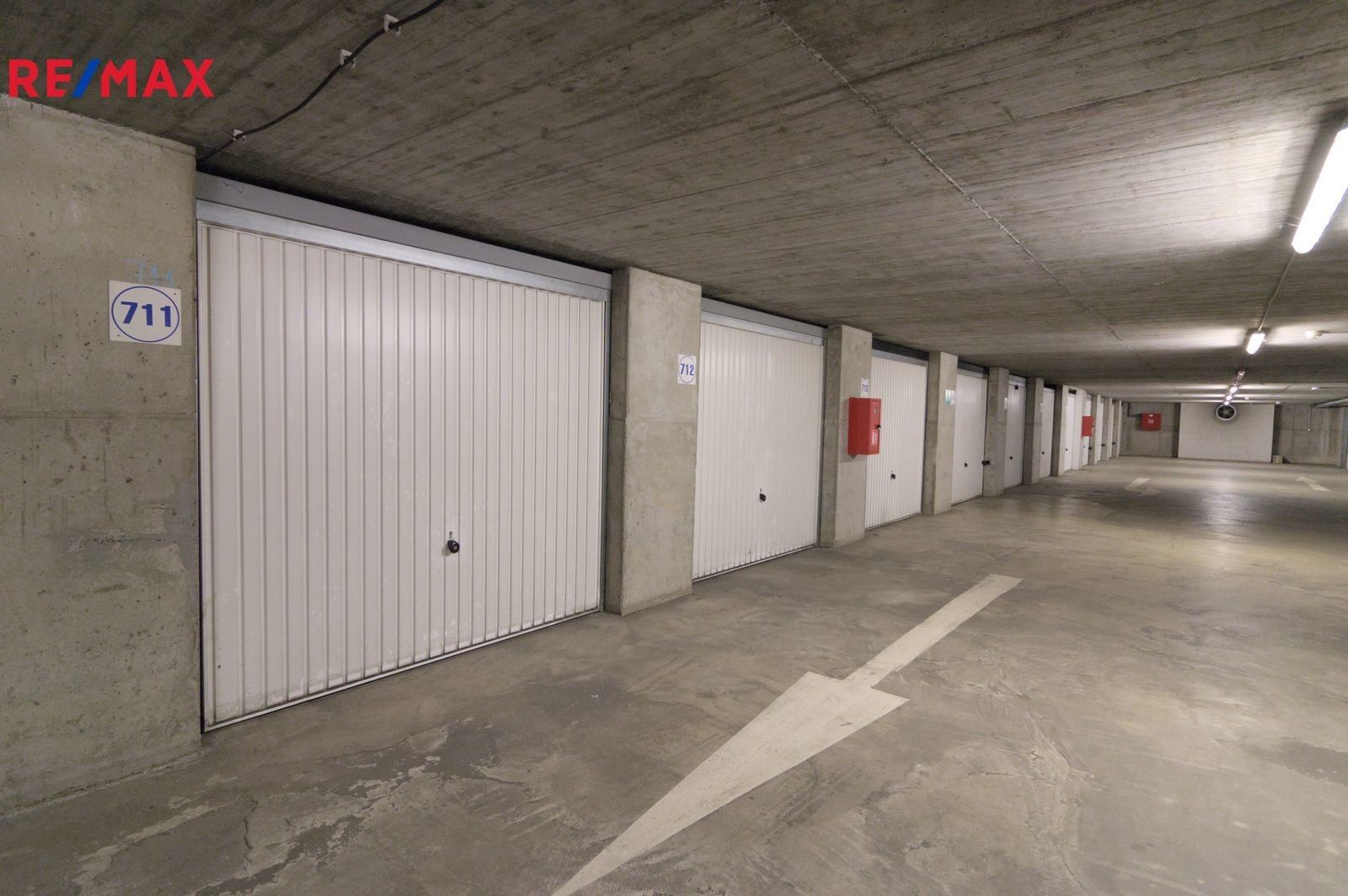 Pronájem garáž - Štěchovická, Strašnice, Praha, Česko, 16 m²