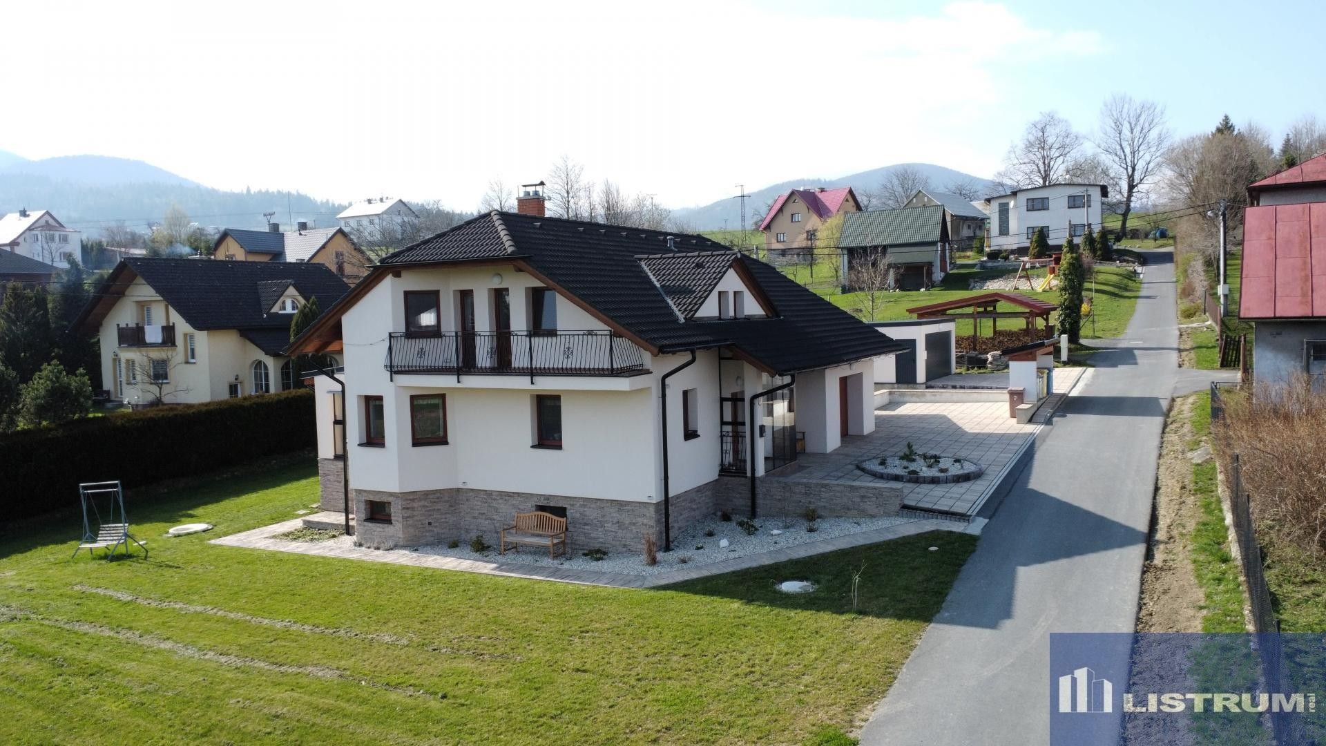 Rodinné domy, Milíkov, 254 m²