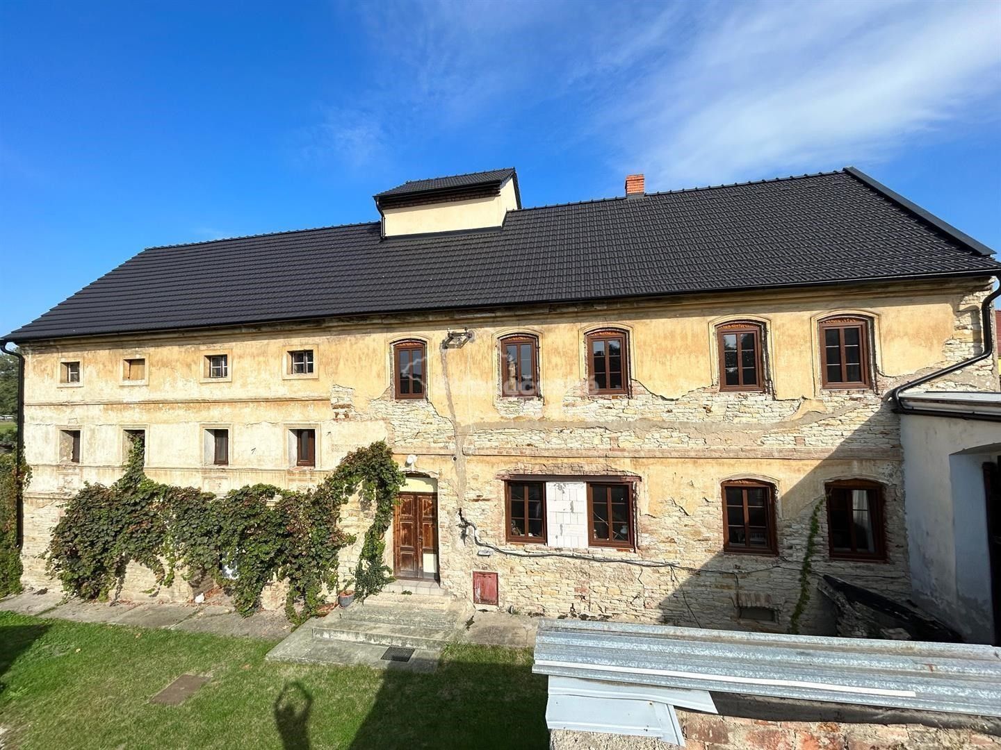 Prodej dům - Černěves, 430 m²
