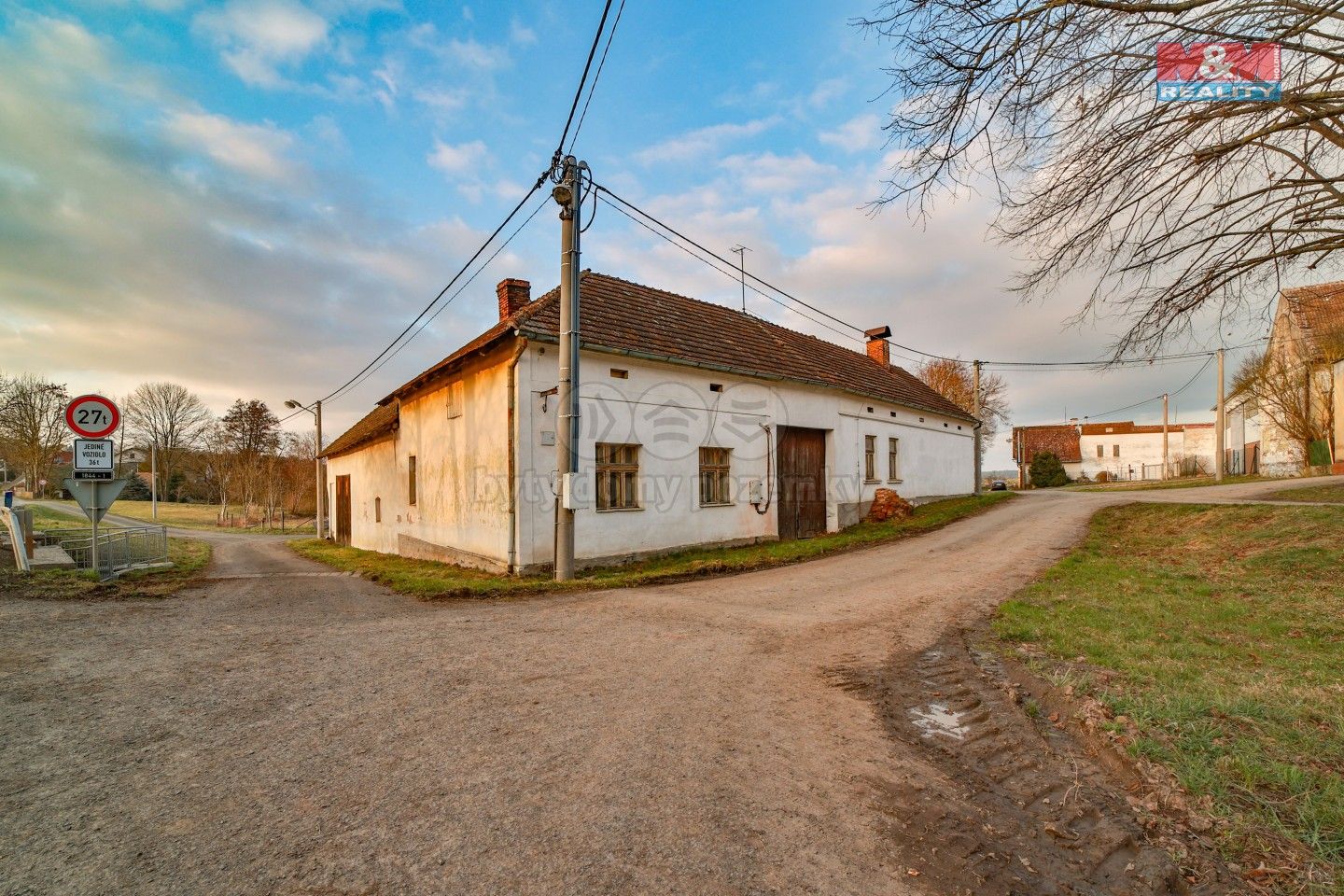 Prodej rodinný dům - Trnčí, Ježovy, 360 m²