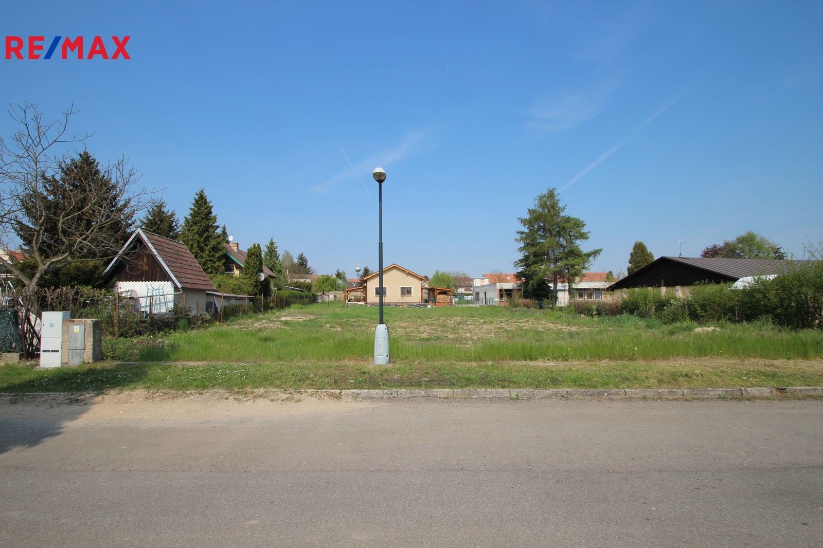 Prodej pozemek pro bydlení - Týnec nad Labem, 1 136 m²
