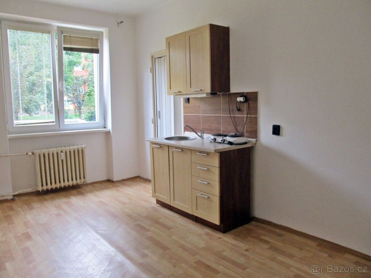 Pronájem byt 1+kk - Ostrava, 708 00, 20 m²