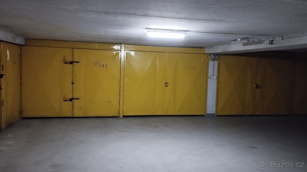 Pronájem garáž - Praha, 150 00, 18 m²