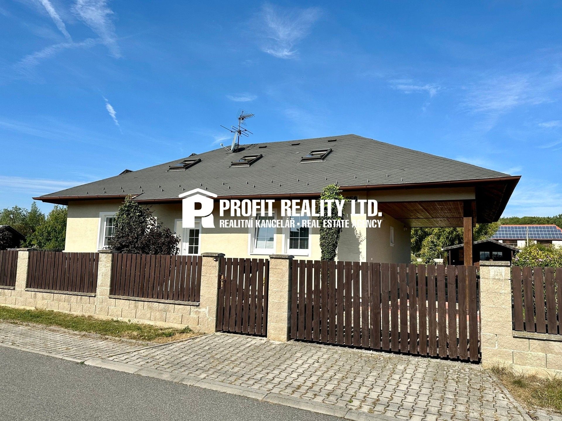 Prodej rodinný dům - Drozdov, 186 m²