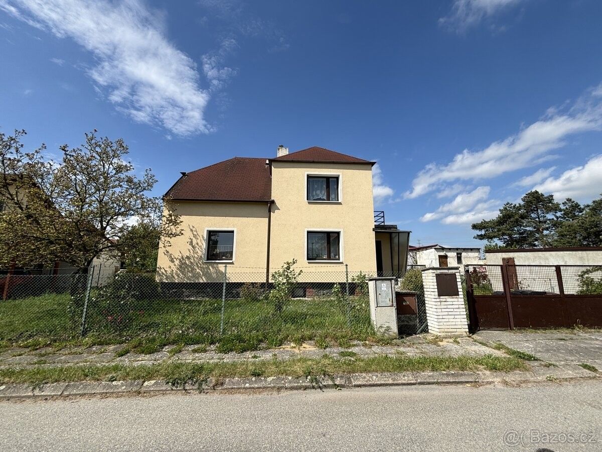 Prodej dům - Týnec nad Labem, 281 26, 680 m²