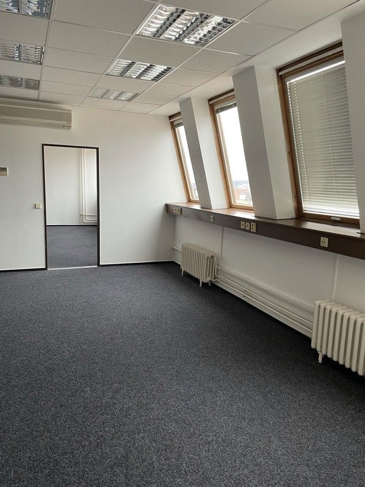 Pronájem kancelář - Praha, 198 00, 221 m²