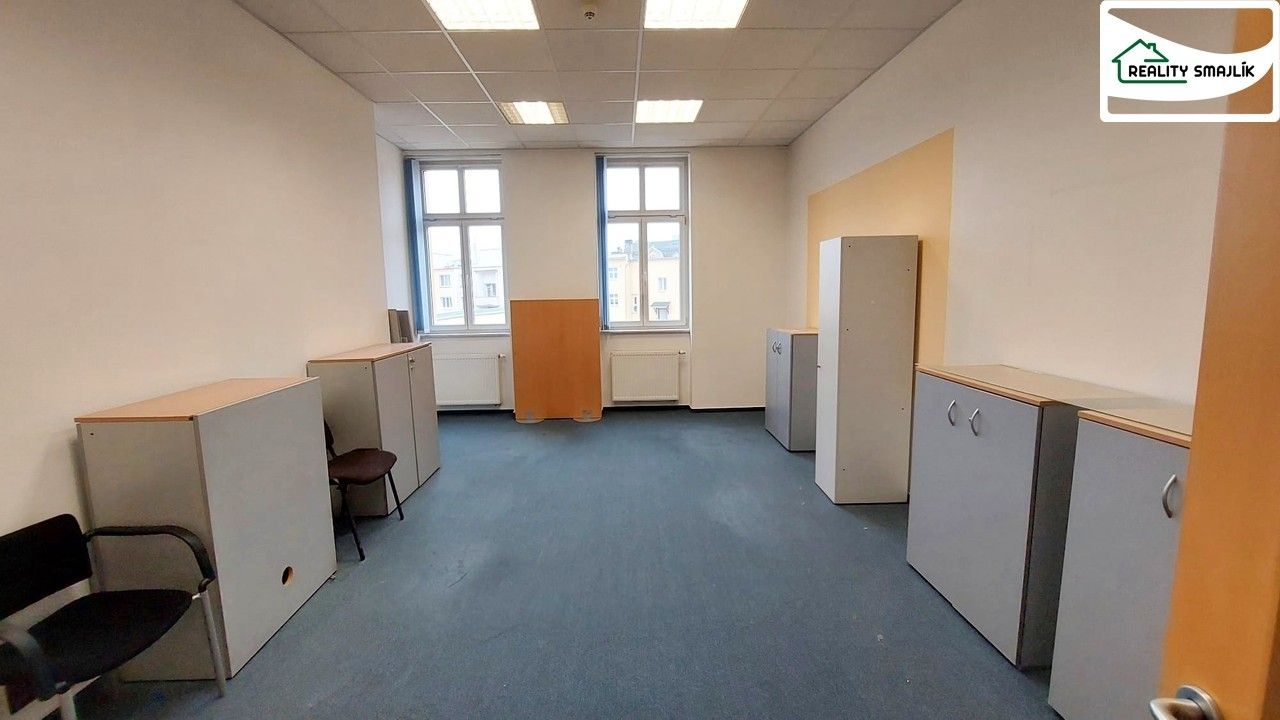 Pronájem kancelář - Májová, Cheb, 17 m²