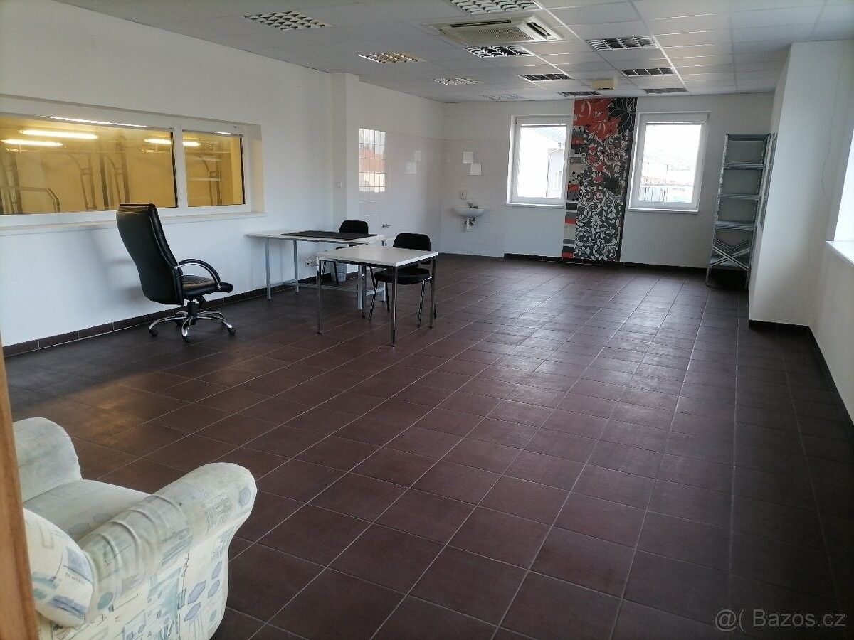 Obchodní prostory, Slovensko, 987 65, 17 m²