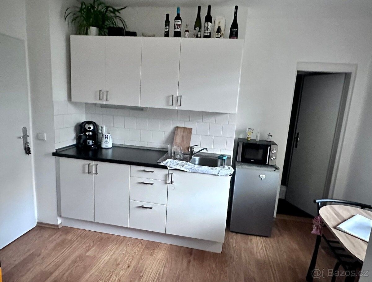 Pronájem byt 1+1 - Praha, 142 00, 25 m²