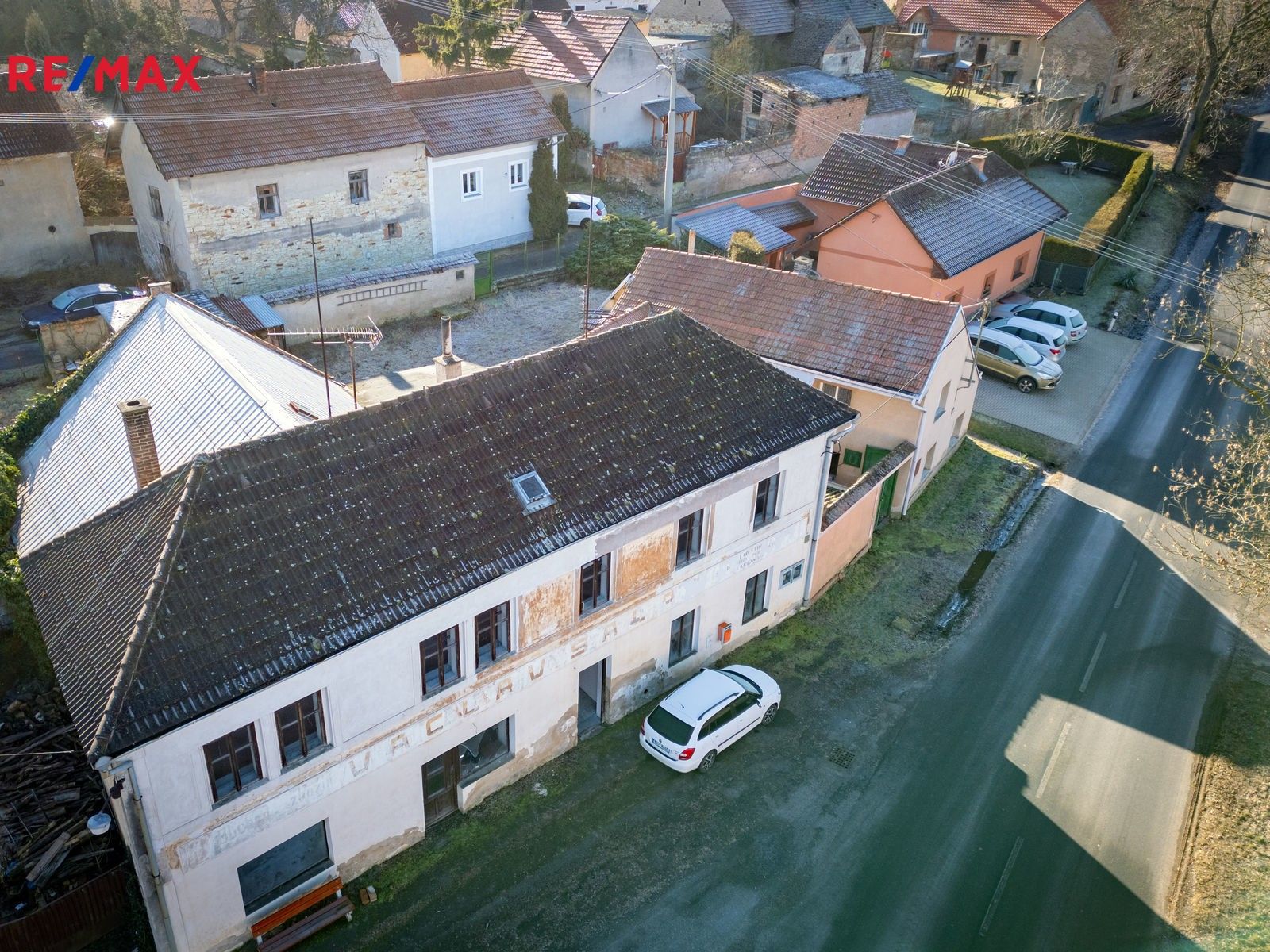 Prodej dům - Černochov, Peruc, 387 m²