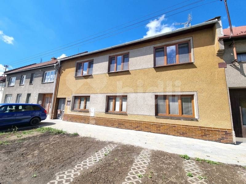 Prodej dům - Hrad, Chropyně, 243 m²