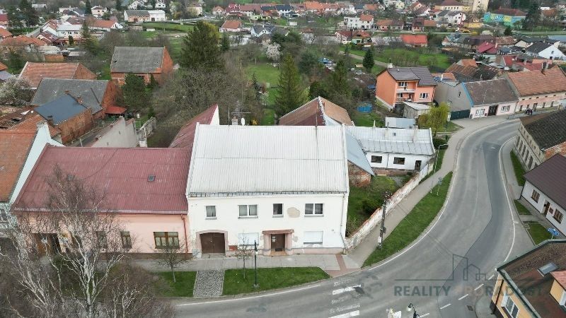 Rodinné domy, Náměstí, Dřevohostice, 390 m²