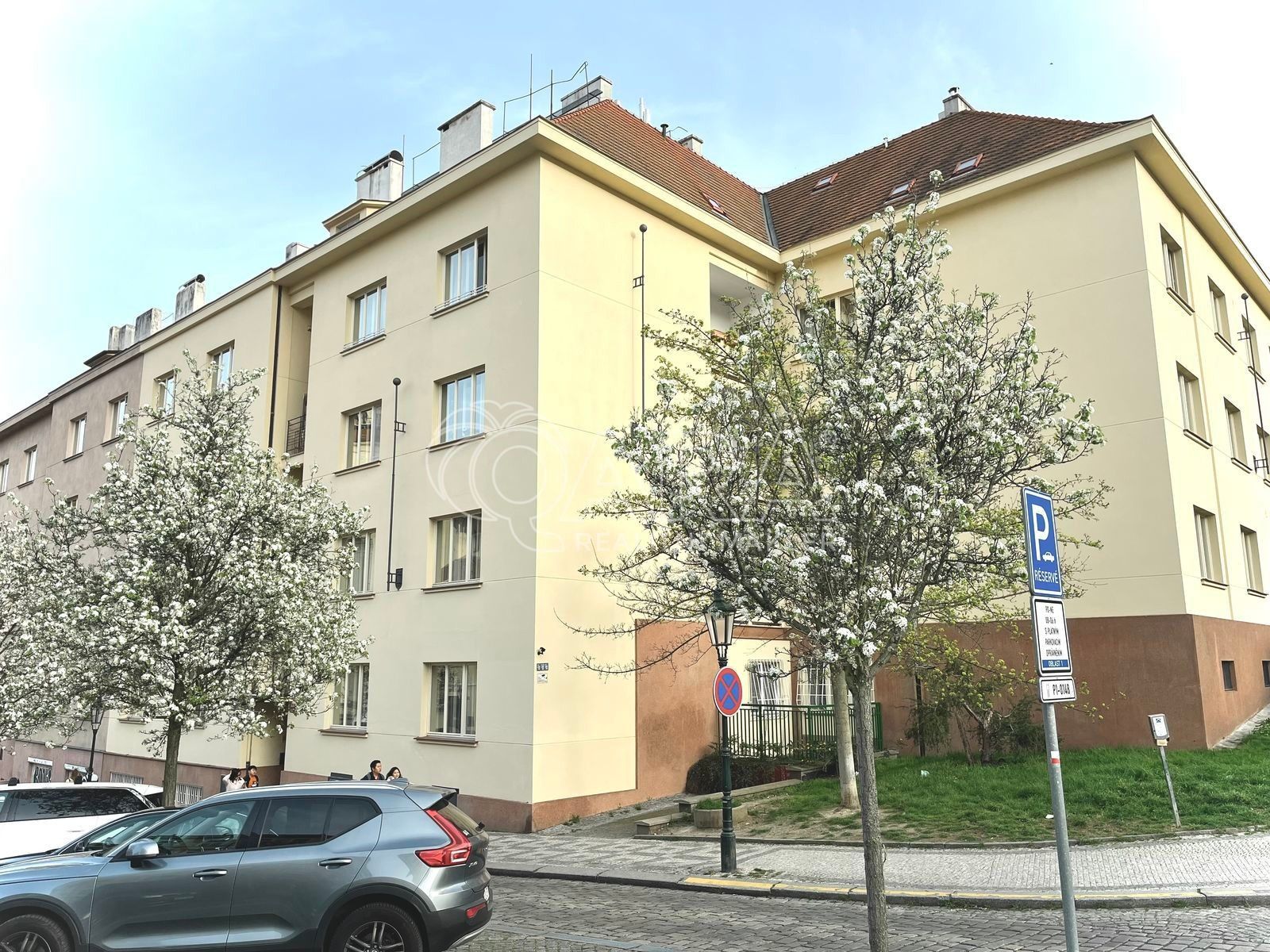 Pronájem byt 2+kk - Hellichova, Praha, 52 m²