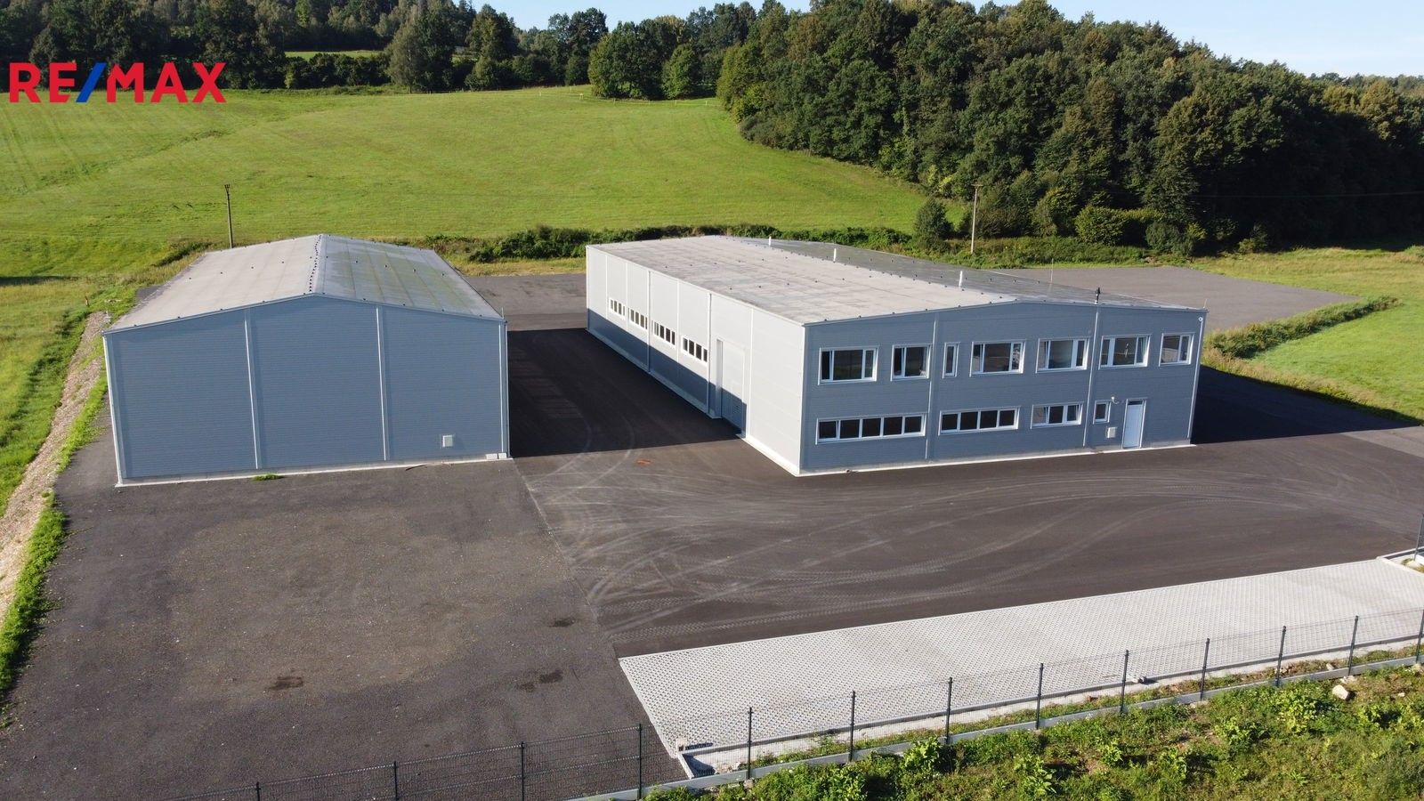 Pronájem výrobní prostory - Husinec, 1 400 m²