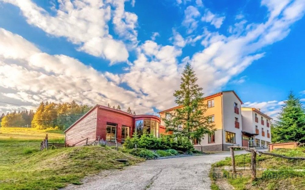Ubytovací zařízení, Nový Hrozenkov, 830 m²