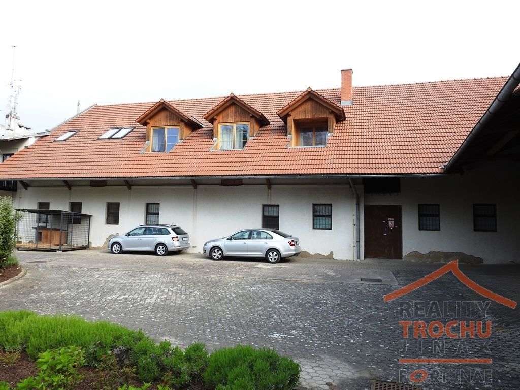 Sklady, Bukovina, Černilov, 405 m²