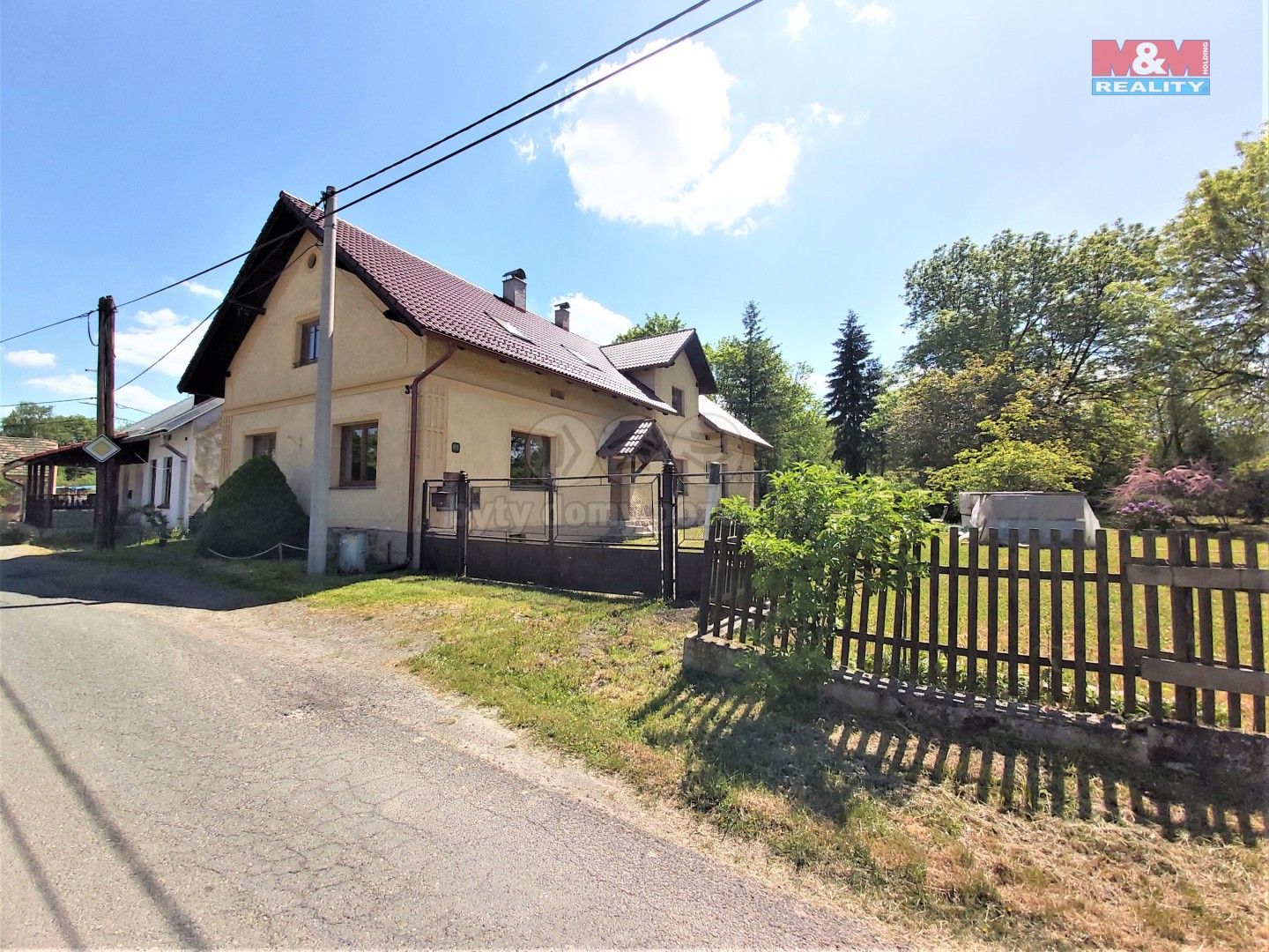 Prodej rodinný dům - Velečín, 360 m²