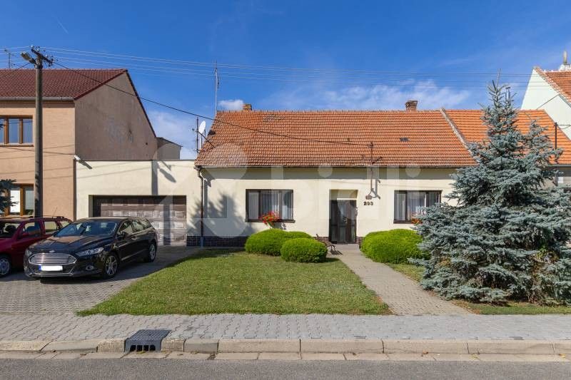 Prodej dům - Ostudy, Šaratice, 220 m²