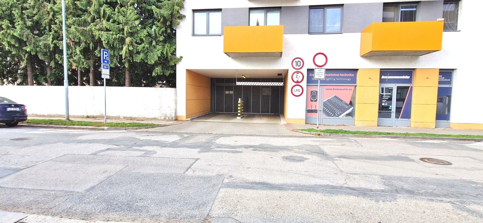 Pronájem garáž - Košinova, Brno, 15 m²