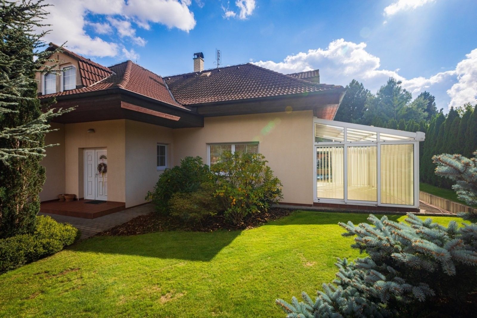 Prodej rodinný dům - Vřesová, Jesenice, 450 m²