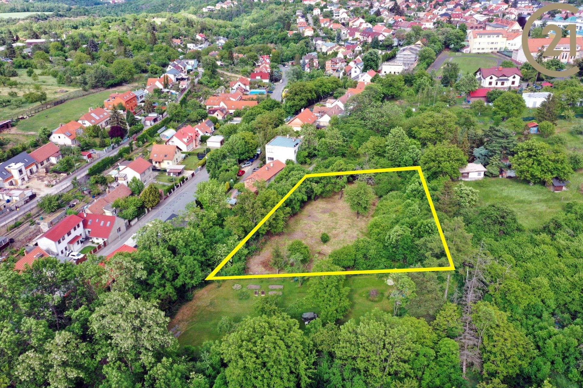 Prodej komerční pozemek - Suchdol, Praha, 2 065 m²