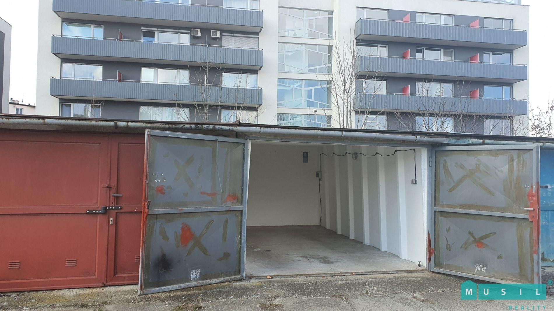 Pronájem garáž - Před lipami, Olomouc, 18 m²
