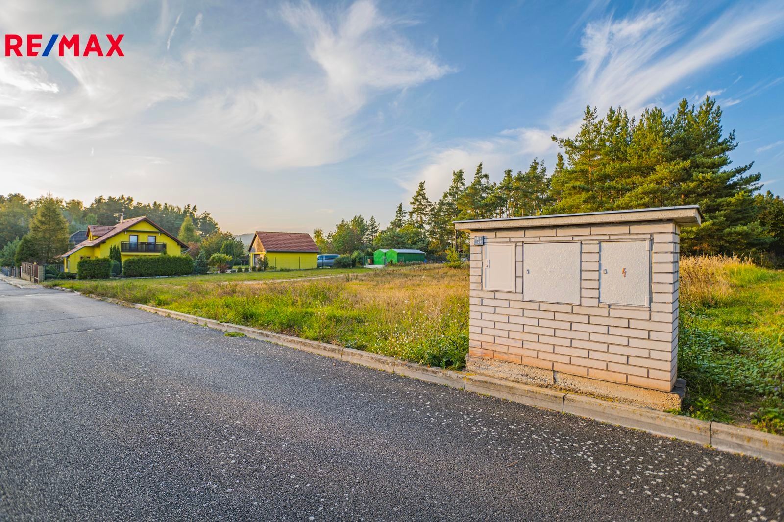 Pozemky pro bydlení, Vroutek, 1 607 m²