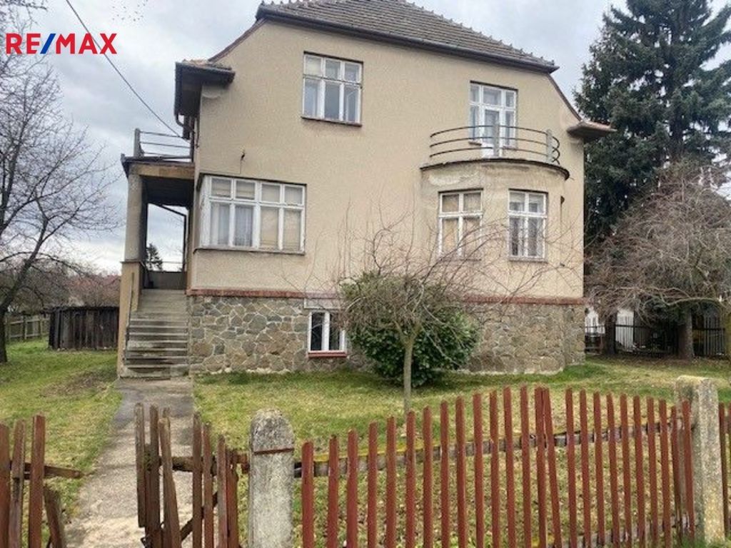 Prodej dům - Vlárská, Křenovice, 393 m²