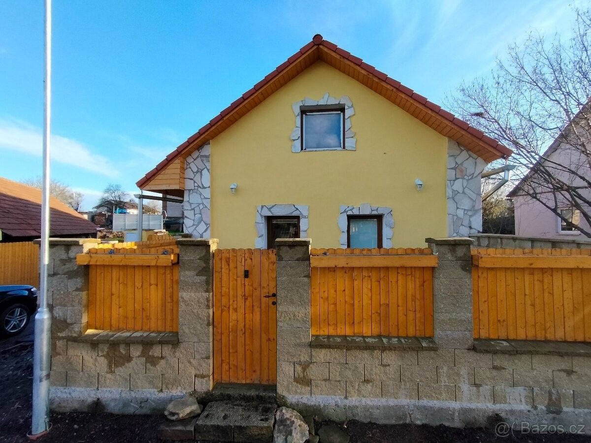 Prodej dům - Bečváry, 281 43, 852 m²
