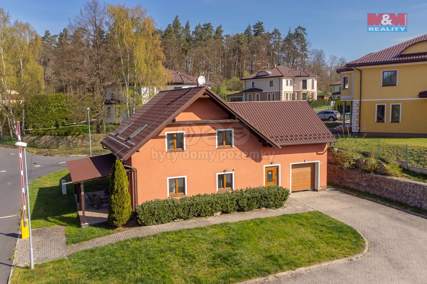 Rodinné domy, Mezirolí, Nová Role, 162 m²