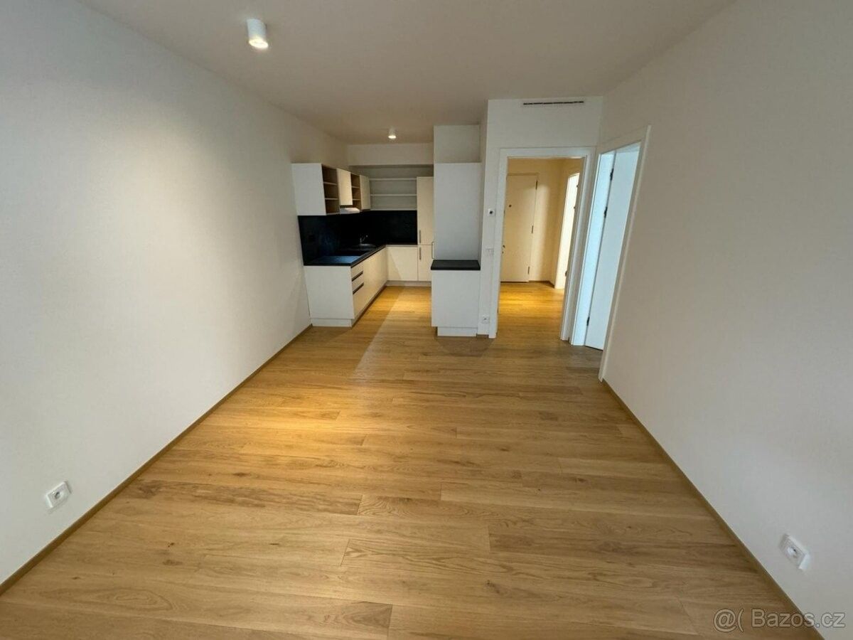Pronájem byt 2+kk - Praha, 140 00, 60 m²