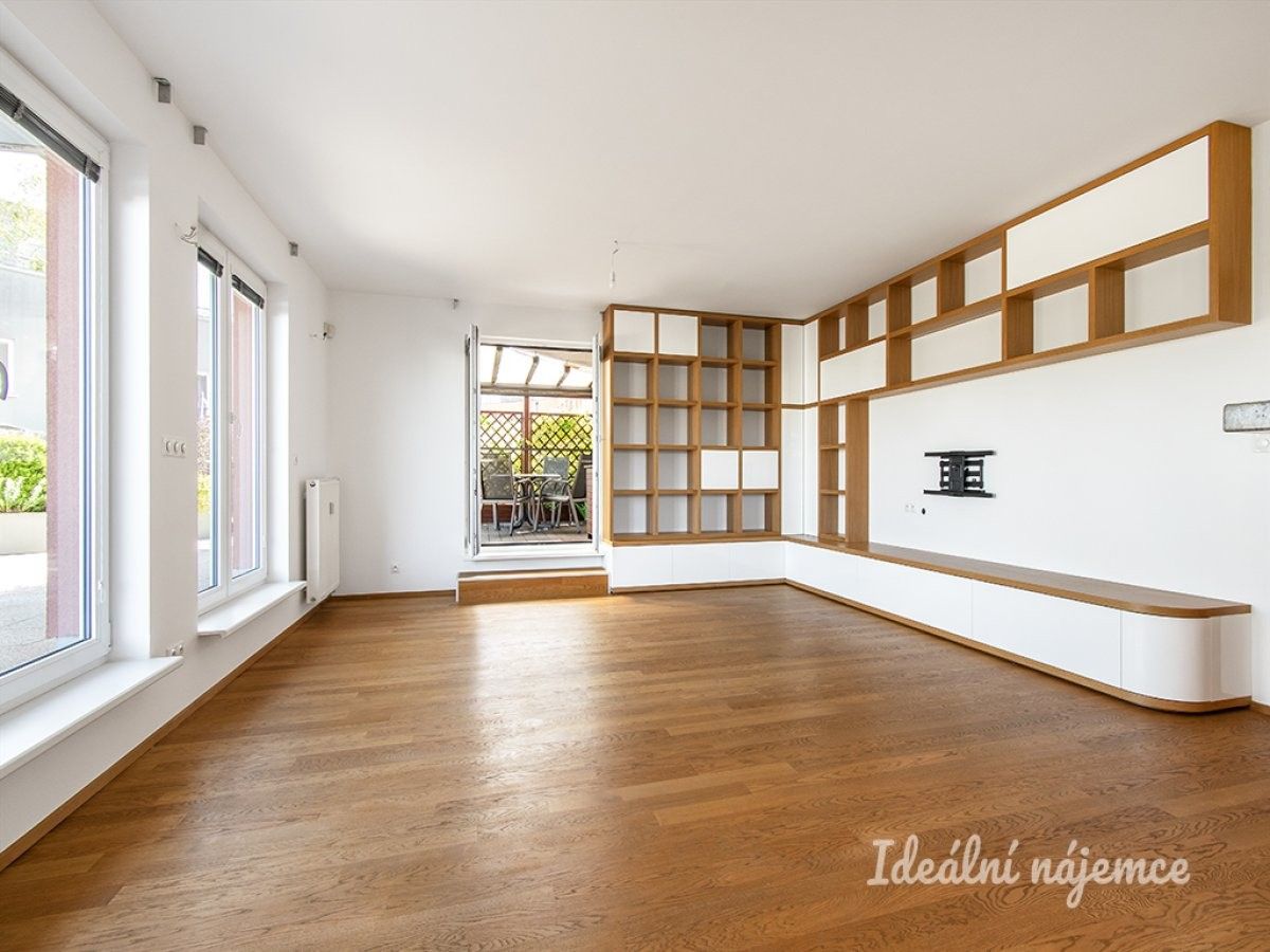 Pronájem byt 4+kk - Mattioliho, Praha, 108 m²