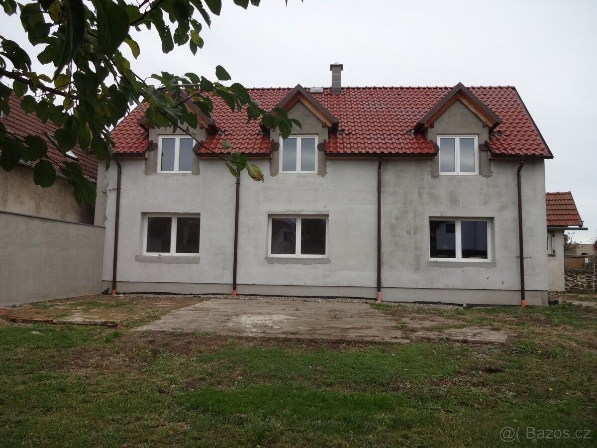 Prodej dům - Dolní Břežany, 252 41
