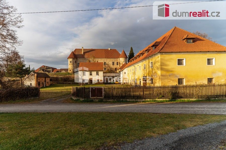Prodej ubytovací zařízení - Louňovice pod Blaníkem, 3 010 m²