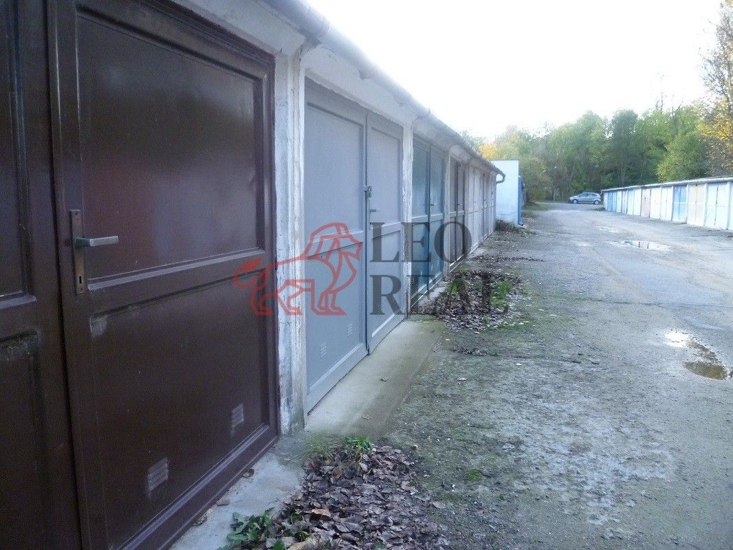 Prodej garáž - Nouzka, Vyškov, 20 m²