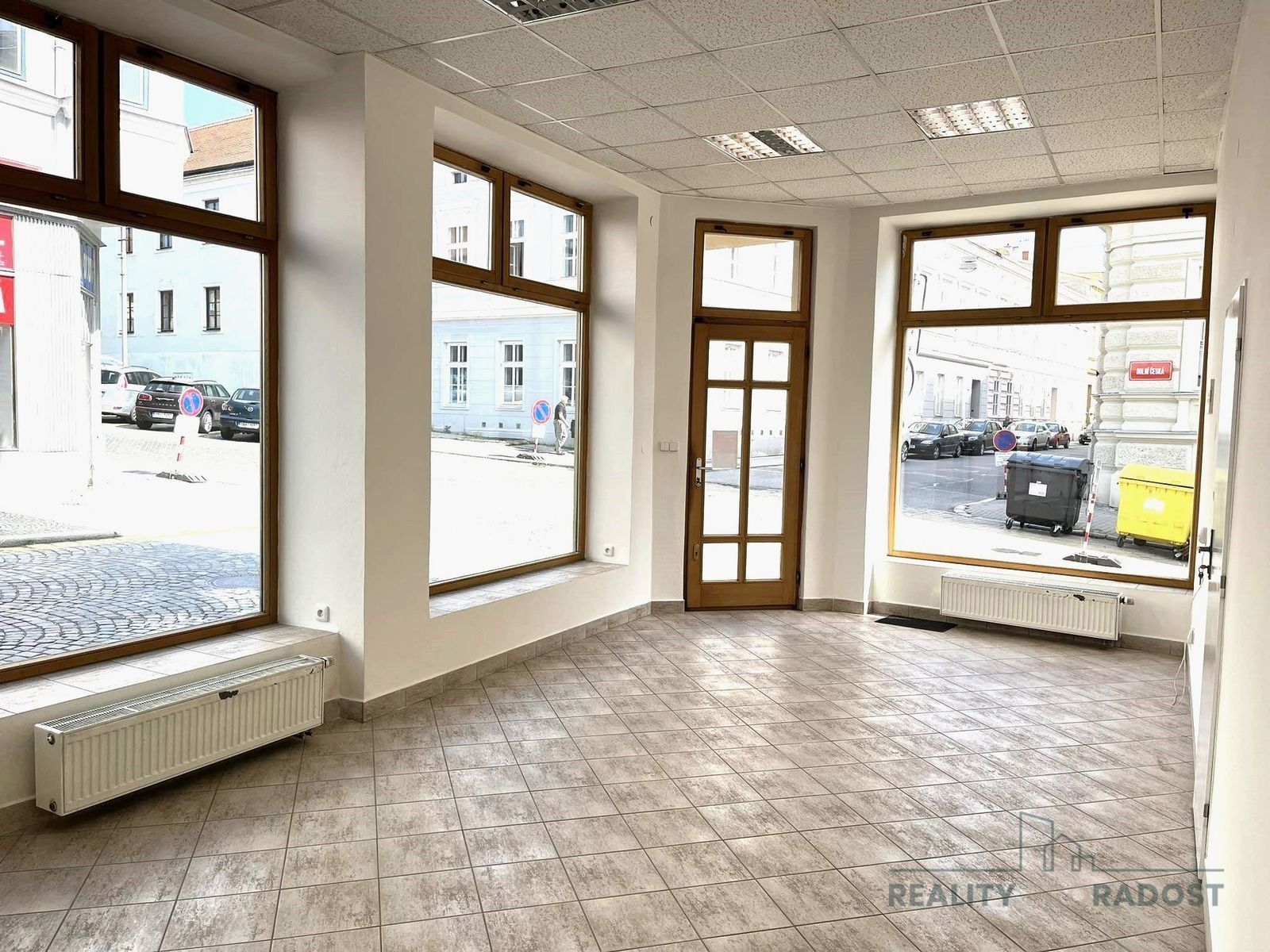 Pronájem obchodní prostory - Dolní Česká, Znojmo, 28 m²