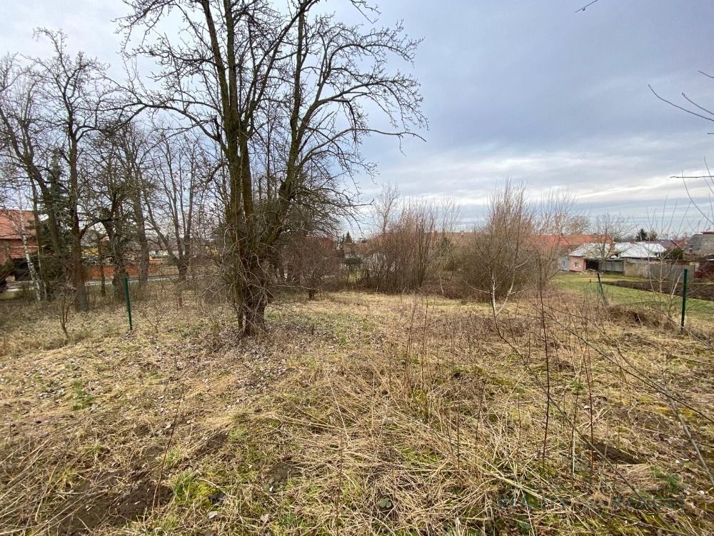 Prodej pozemek pro bydlení - Uhřičice, 1 484 m²