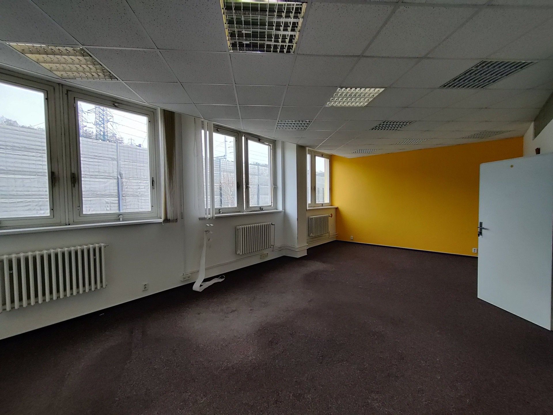 Pronájem kancelář - Kolbenova, Praha, 115 m²