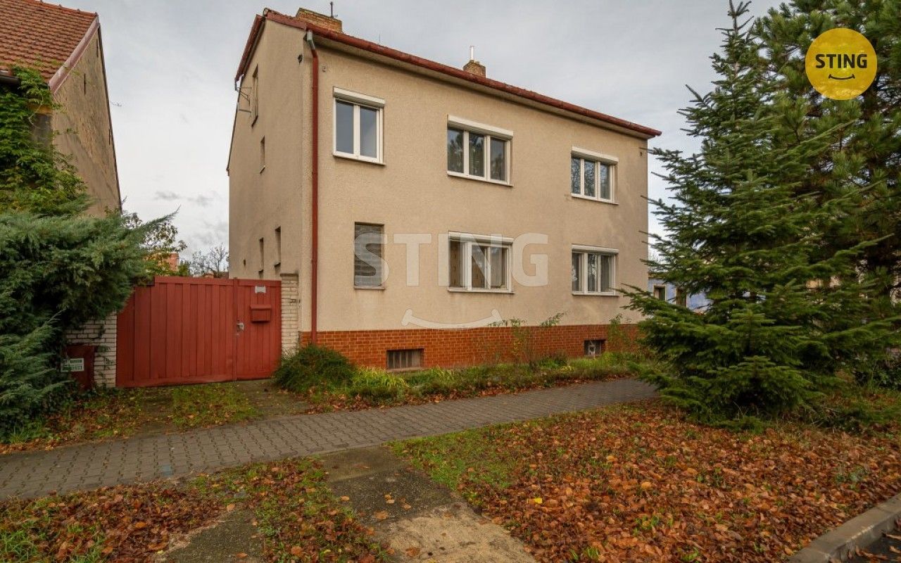 Prodej rodinný dům - Velkomoravská, Lužice, 267 m²