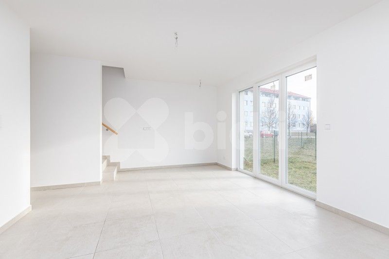 Prodej dům - Lipová, Mladá, Milovice, 104 m²