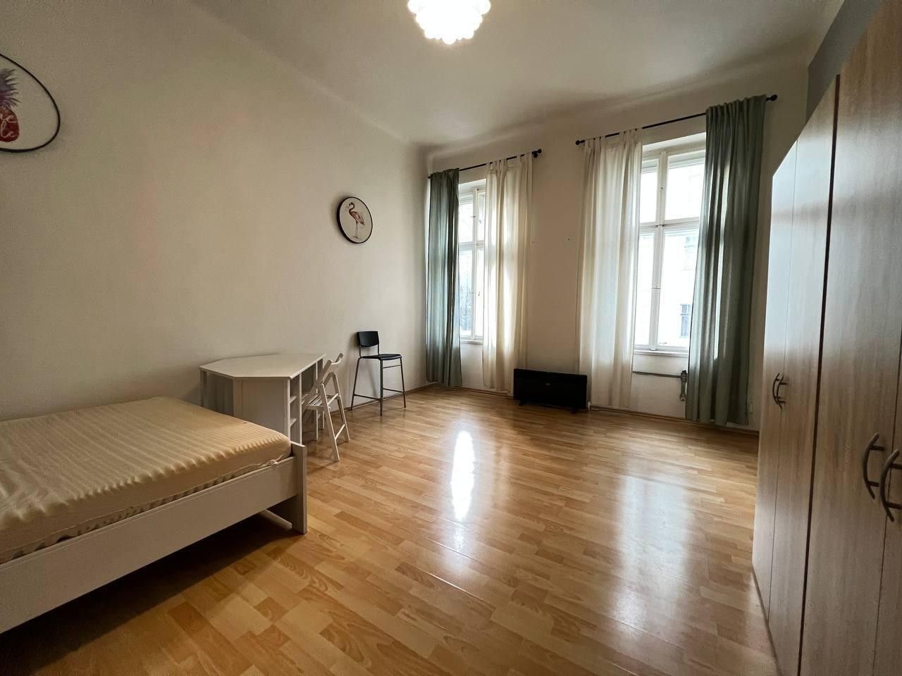 Pronájem byt 1+1 - Husinecká, Praha, 44 m²