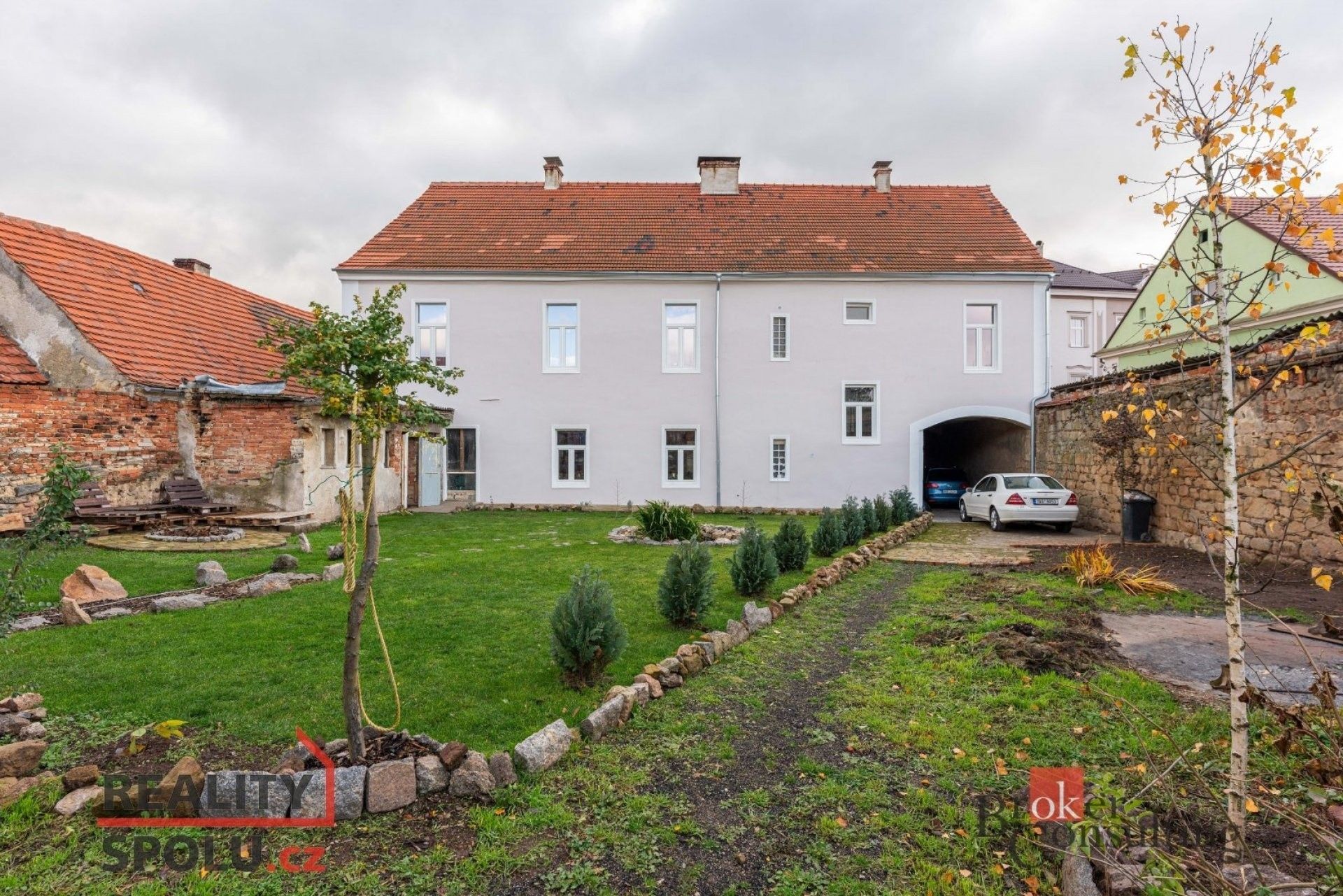 Prodej rodinný dům - Žatecká, Jesenice, 500 m²