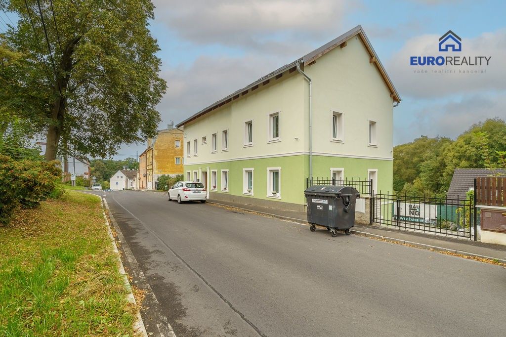 Rodinné domy, Borská, Dalovice, 443 m²