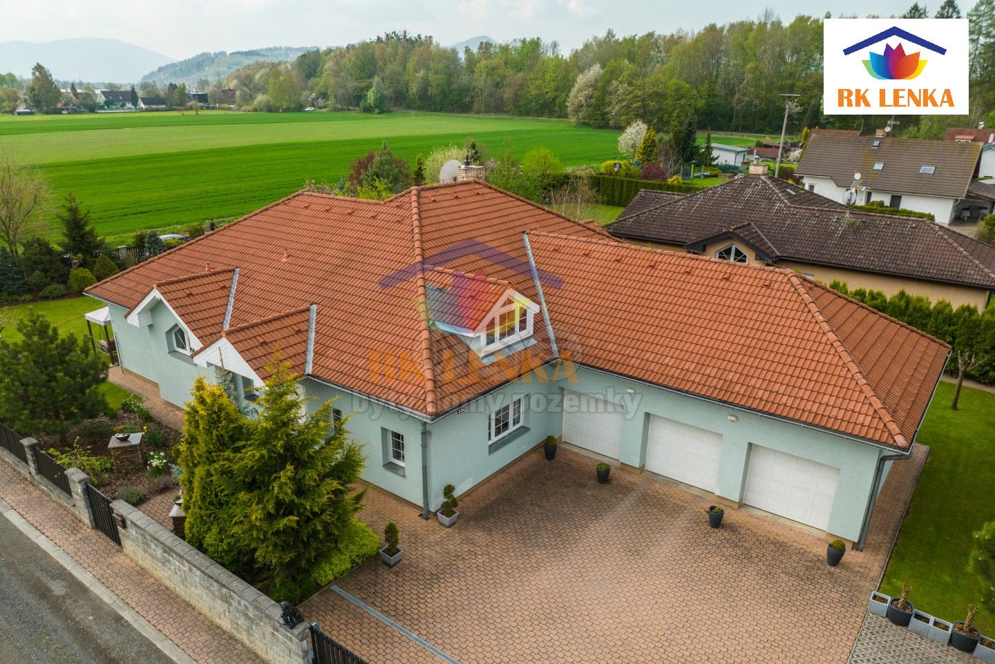 Rodinné domy, Kunčičky u Bašky, Baška, 330 m²