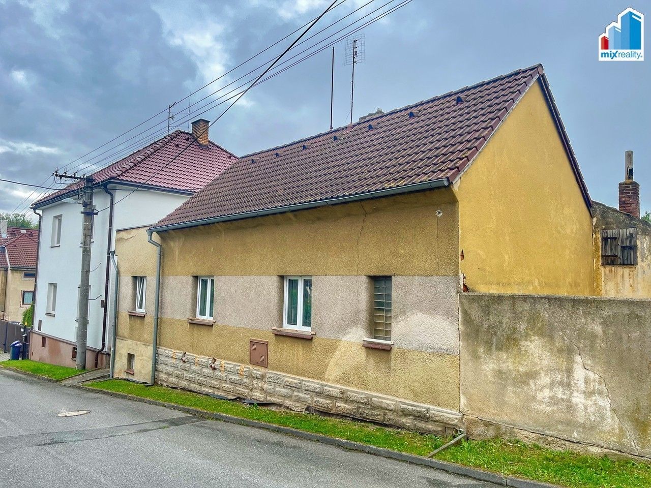 Rodinné domy, Komenského, Tlučná, 63 m²