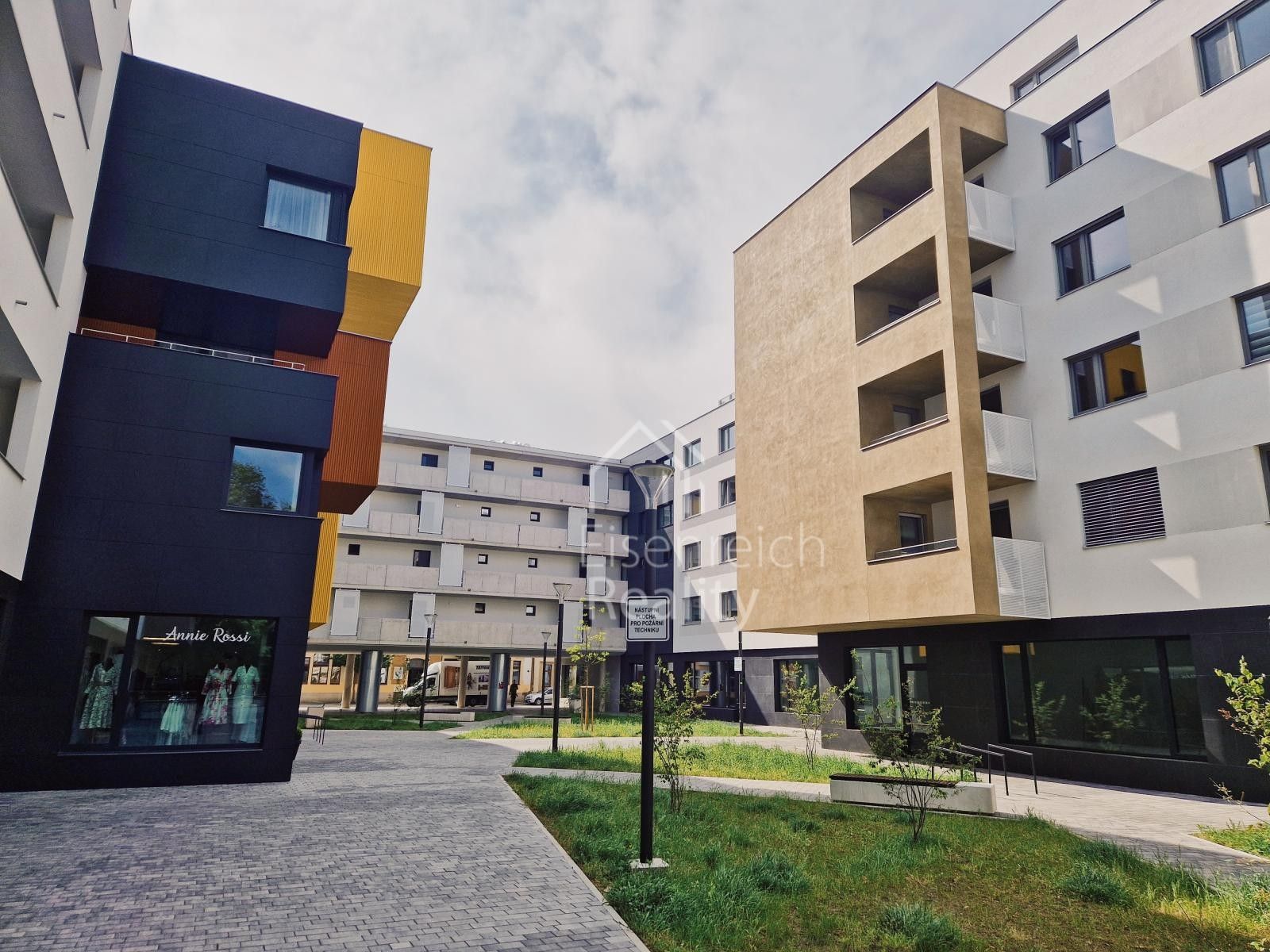 Pronájem byt 4+kk - Smilova, Pardubice, 128 m²