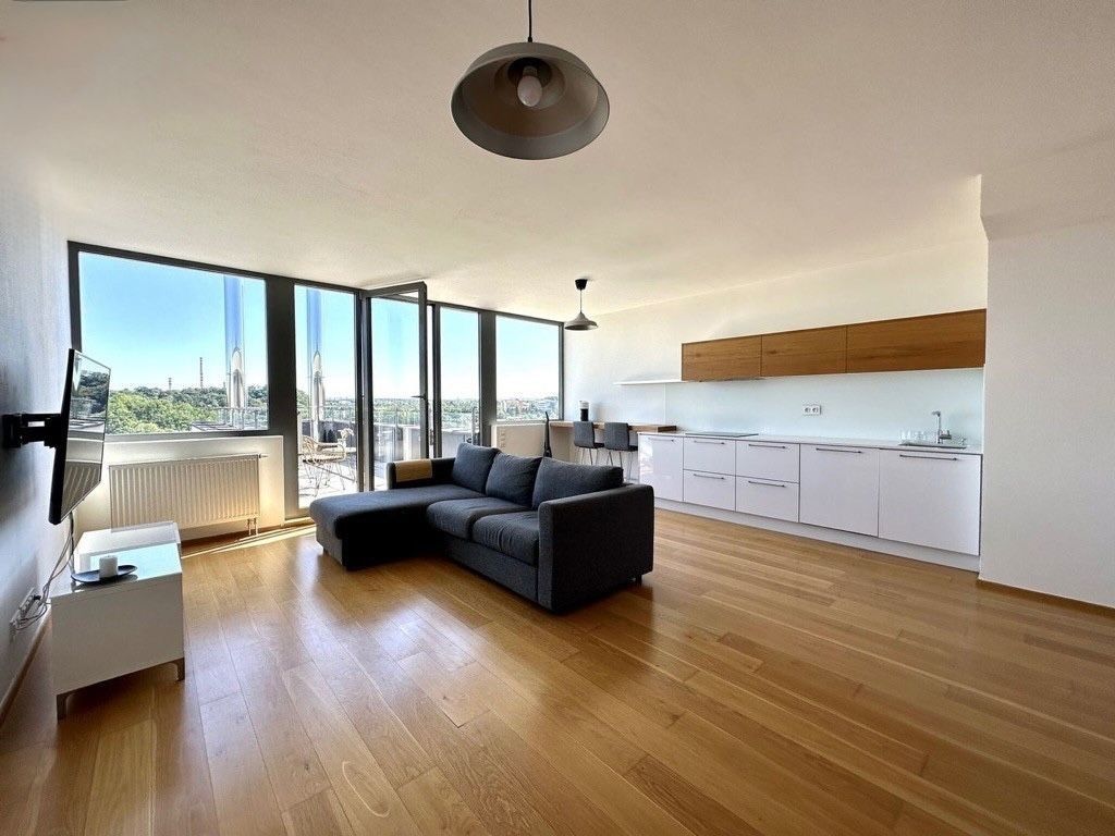 4+kk, Mezitraťová, Praha - Hrdlořezy, 88 m² - 1