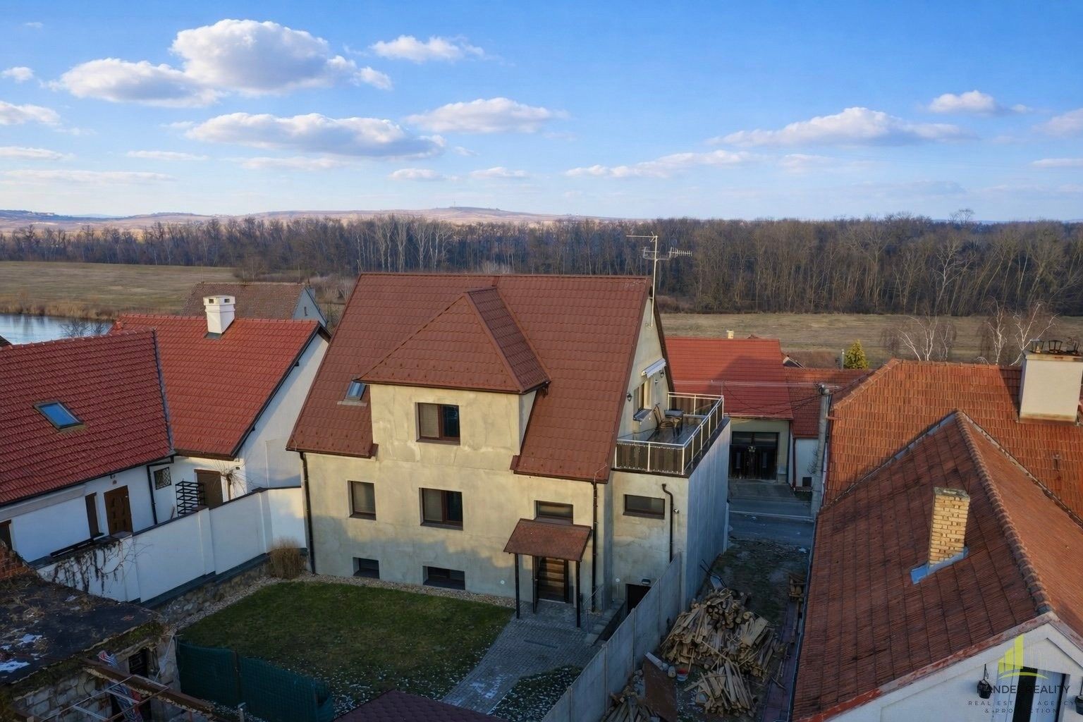 Činžovní domy, Bulhary, 281 m²