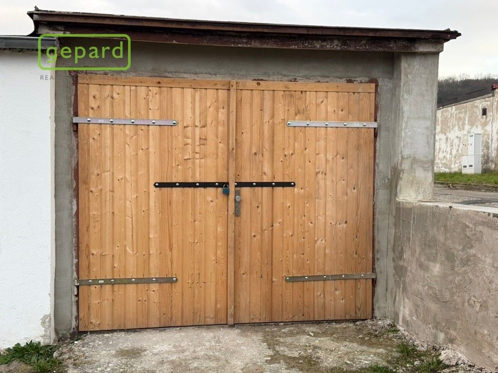 Garáže, Bratislavská, Teplice, 17 m²